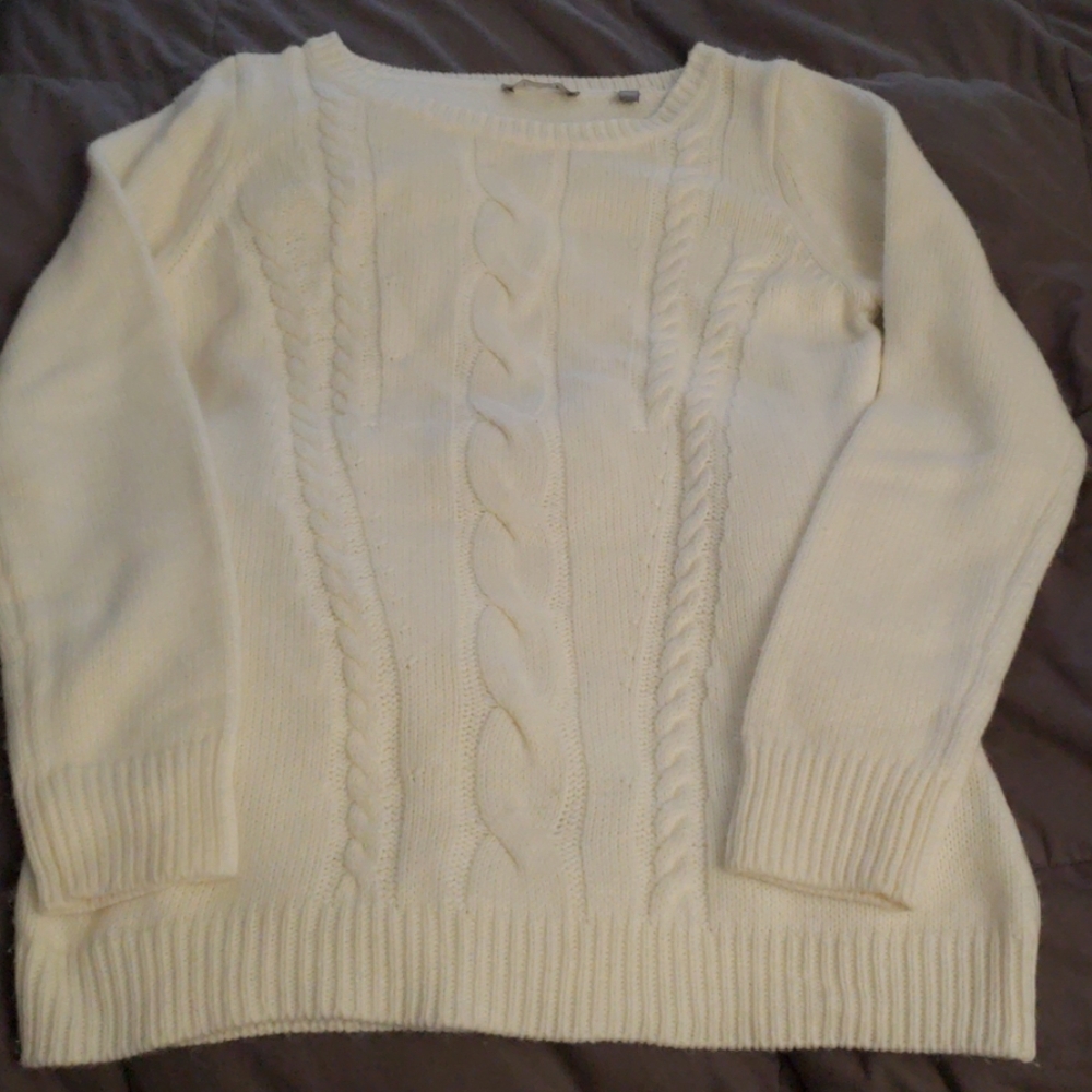 Neiman marcus white knitted sweater